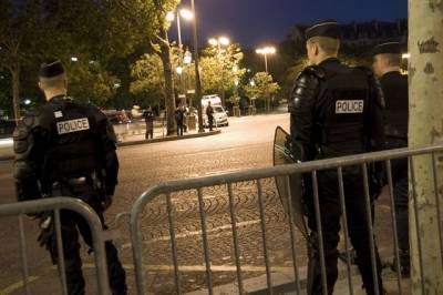 Посольство РФ запросило у Франции сведения о нападавшем в пригороде Парижа - aif.ru - Москва - Россия - Франция - Париж