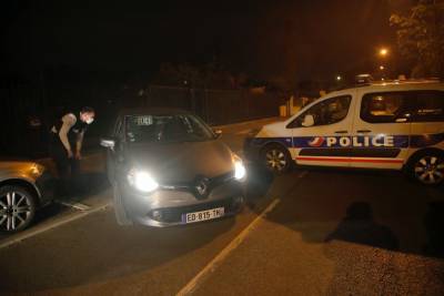 Во Франции - Во Франции задержали четырех человек по делу о нападении на учителя - rtvi.com - Франция - Конфлан-Сент-Онорин
