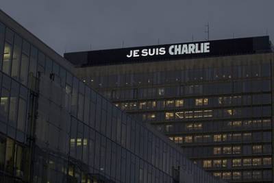 Charlie Hebdo - Charlie Hebdo возмутился убийством преподавателя под Парижем - lenta.ru - Париж