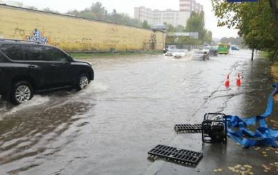 Сильный ливень затопил улицы Киева - korrespondent.net - Киев
