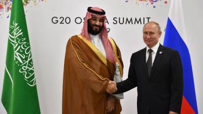 Владимир Путин - Бен Аль-Саудый - Путин созвонился с наследным принцем Саудовской Аравии - gazeta.ru - Россия - Саудовская Аравия