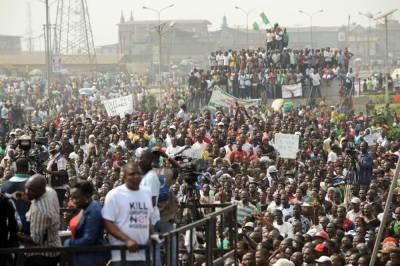 В крупнейших городах Нигерии проходят демонстрации против насилия со стороны полиции - news-front.info - Нигерия - Лагос - Абуджа