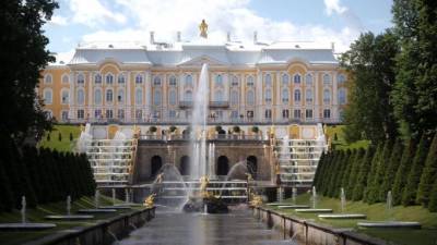 Петербургские фонтаны закрывают сезон - piter.tv - Санкт-Петербург