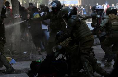 В Чили мирные демонстрации переросли в массовые беспорядки - inform-ua.info - Чили - Сантьяго