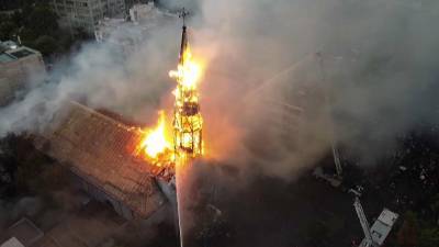В Чили отметили годовщину массовых протестов. В Сантьяго сожгли две церкви - ru.euronews.com - Турция - Франция - Сан-Франциско - Чили - Сантьяго - Асунсьон