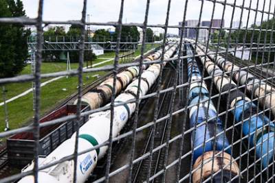 Потерявшим миллионы на нефтяных фьючерсах россиянам отказали в суде - lenta.ru - Москва