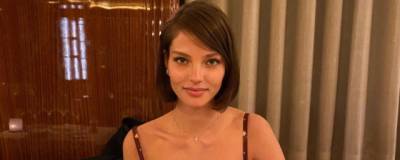 Алеся Кафельникова - Модель Алеся Кафельникова прошлась по подиуму в белье от Etam - runews24.ru - Франция - Париж