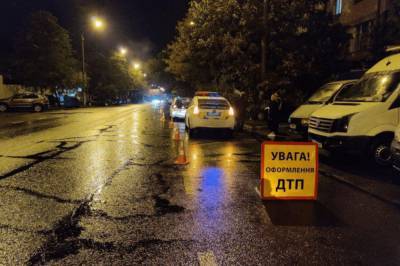 В Одессе Toyota сбила девушку-пешехода: водитель помогала спасать пострадавшую (видео) - newsone.ua - Украина - Киев - Одесса - Броварск