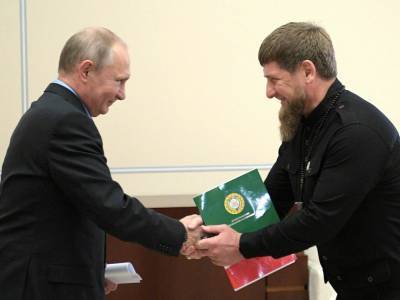 Владимир Путин - Алексей Навальный - Рамзан Кадыров - Кадыров "подарил идею" Навальному об альтенативном заказчике отравления - sobesednik.ru - Россия - респ. Чечня - Омск