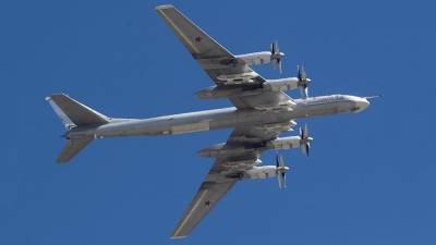 Российские Ту-95 совершили плановый полет у побережья Аляски - iz.ru - Россия - шт.Аляска