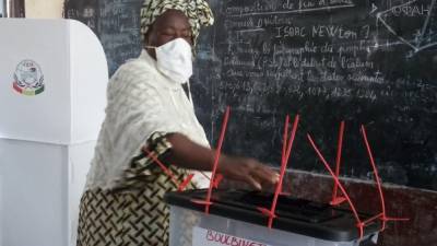 Лидер гвинейской оппозиции объявил о победе, не дожидаясь итогов выборов - riafan.ru - Гвинея - Конакри