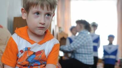 В Алтайском крае выясняют, как дети-сироты остались без квартир и где федеральные деньги - 5-tv.ru - Алтайский край