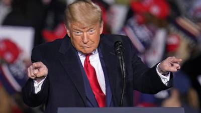 Дональд Трамп - Хиллари Клинтон - Трамп в шутку обвинил Хиллари Клинтон в отключении своего микрофона - vesti.ru - США - шт.Пенсильвания