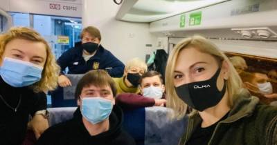 Евгения Кравчук - "Слуги" на Донбассе разделятся на группки и будут ночевать на линии фронта - dsnews.ua - Луганская обл. - Донбасс