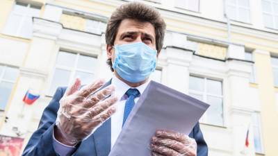 Александр Высокинский - В Екатеринбурге разгорелся скандал из-за призыва выгонять пассажиров без масок - vesti.ru - Екатеринбург