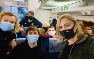 Евгения Кравчук - Нардепы от Слуги народа отправились на Донбасс - korrespondent.net - Донбасс