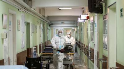 В России впервые зафиксировали более 300 смертей от COVID-19 за сутки - svoboda.org - Россия