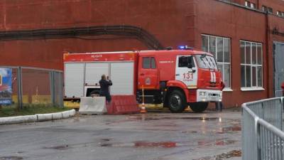 Дрифт, ретротехника и AcademeG: в Петербурге прошли гонки на пожарных машинах - piter.tv - Россия - Санкт-Петербург