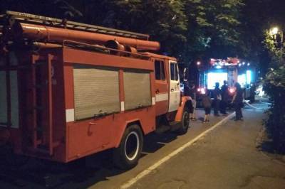 Повыбивало окна и разнесло двери: в пятиэтажке Львова произошел взрыв (фото) - newsone.ua - Киев - Львов - Львовская обл.