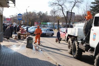 Карл Маркс - В Хабаровске продолжается дезинфекция улиц - hab.aif.ru - Россия - Хабаровск