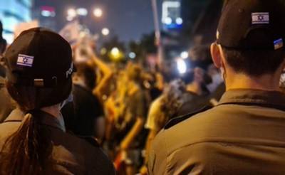 Биньямин Нетаниягу - Рон Хульдаи - Митинг против Биби в Тель-Авиве: 38 человек арестовано - nashe.orbita.co.il - Тель-Авив