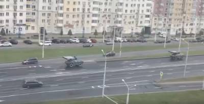 В Минск зашла колонна бронемашин и военных грузовиков - real-vin.com - Белоруссия - Минск - Minsk