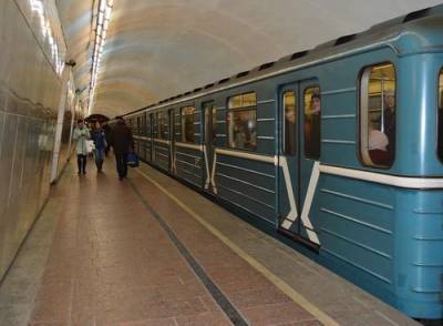 В московском метро мужчина ударил закашлявшую без маски женщину - argumenti.ru - Москва