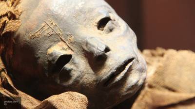 Халед Аль-Анани - Ученые вскрыли саркофаг с мумией, которой больше 2,5 тысяч лет - newinform.com - Египет