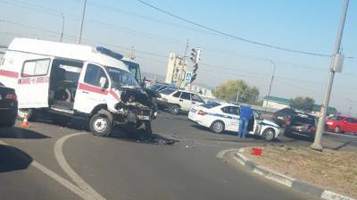 Попавшая в ДТП на перекрёстке скорая везла в воронежскую больницу рожающую женщину - vestivrn.ru - Воронеж