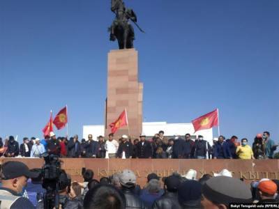 В Кыргызстане вспыхнули протесты после парламентских выборов - gordonua.com - Украина - Киргизия - Бишкек - Парламент