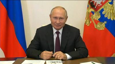 Владимир Путин - Путин: разговоры о переходе на удаленный режим обучения в РФ несерьезны - vesti.ru - Россия