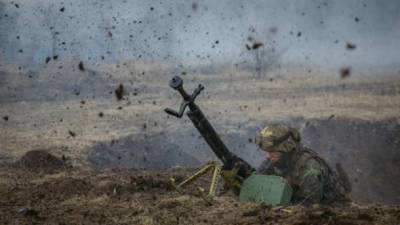 Враг обстрелял украинские позиции из гранатомета под Новолуганским - ru.espreso.tv - населенный пункт Новолуганское