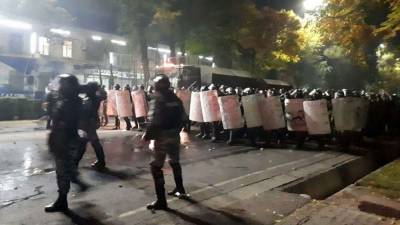 Киргизская полиция начала разгон демонстрации в Бишкеке - anna-news.info - Киргизия - Бишкек