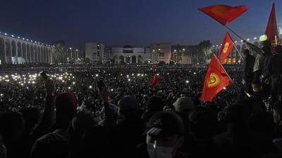 Жогорку Кенеша - Лидирующая партия заявила о готовности к повторным выборам в Киргизии - iz.ru - Киргизия - Бишкек