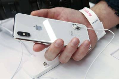 Apple запатентовала гибкий самовосстанавливающийся дисплей - live24.ru - США - Патент