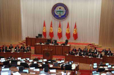 В Кыргызстане в течение двух недель назначат повторные парламентские выборы - vkcyprus.com - Киргизия - Парламент