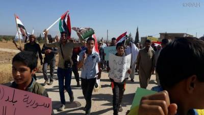 Башар Асад - Сирийцы в Идлибе и Хаме вышли на протест против турецкой оккупации - riafan.ru - Россия - Сирия - Турция