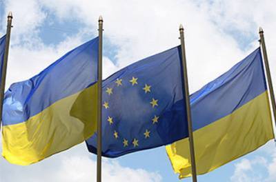 Евродепутаты пригрозили отменой безвиза олигархам Украины - newsland.com - Украина