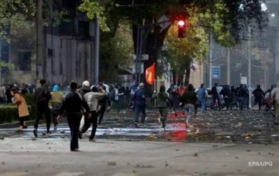 Протесты в Бишкеке: число пострадавших превысило 900 - korrespondent.net - Киргизия - Бишкек
