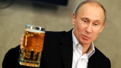 Владимир Путин - Андрей Ванденко - Путин объяснил, почему ему пришлось отказаться от пива - riafan.ru - Москва - Россия