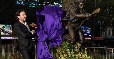 Гарри Поттер - Мэри Поппинс - В Лондоне открыли памятник Гарри Поттеру - skuke.net - Лондон - Новости