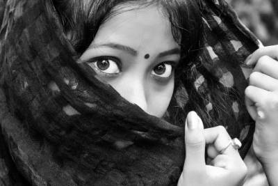 Пережившая изнасилование девушка умерла от рук родственников - versia.ru - India - штат Уттар-Прадеш