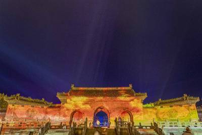 Достопримечательности Хубэя посетили в каникулы более 2 миллионов туристов - trud.ru - Китай - п. Хубэй