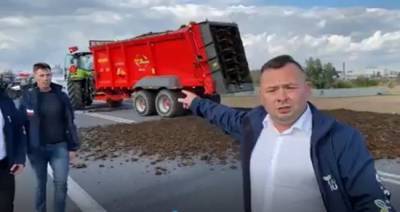 Польские фермеры заблокировали ключевые магистрали, высыпав на дороги навоз - eadaily.com - Польша - Варшава