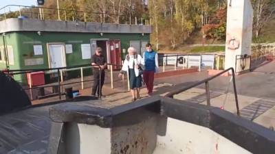 Волжский паром с пассажирами развернули из-за опоздавшей чиновницы - vesti.ru - Ярославская обл. - Ярославль - район Тутаевский