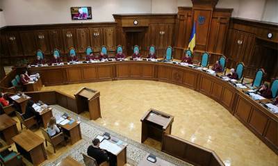 Руслан Бортник - Эксперт предупреждает, что Конституционный суд пытаются заблокировать агенты иностранного влияния - capital.ua - Украина
