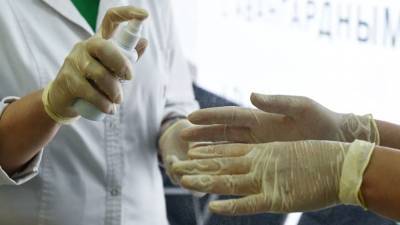 В России с марта выросла средняя цена на антисептики и перчатки - russian.rt.com - Россия - Такск
