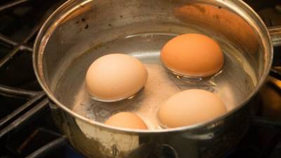 В Роскачестве объяснили, как выбрать свежие яйца - polit.info