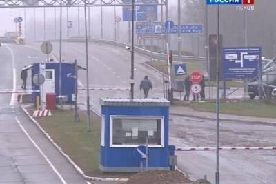 Старинные поднос и флягу не позволили вывезти из России псковские таможенники - mk-pskov.ru - Москва - Россия - Венгрия - Литва - Псковская обл. - Латвия - Псков - район Себежский