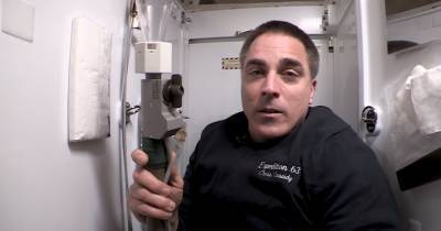 Астронавт NASA показал, как ходят в туалет на МКС - popmech.ru